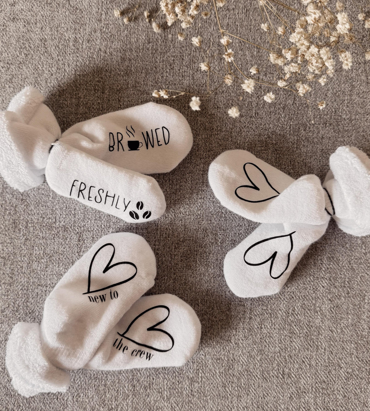 Personalized Baby Gift Box // Custom Onesie, Custom Socks, Bib, Rattle, Pacifier Clip, Bow, Gift Box for Baby Girl, Gift Box for Baby Boy