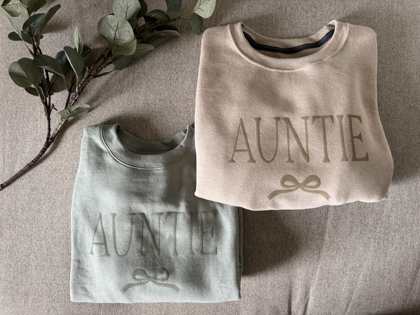 Personalized Auntie Bow Puff Vinyl Apparel / Crewneck, Bubble Romper, Aunt, Mini, Custom, Neutral, Sleeve Customization, Gifts for Aunts