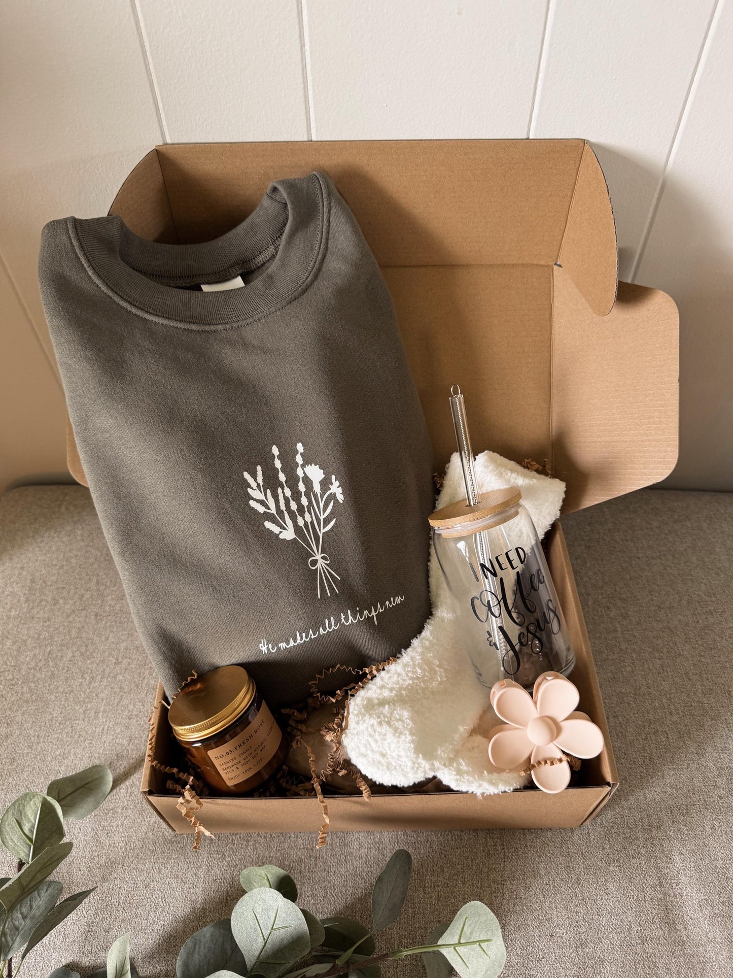 Personalized Crewneck Gift Box: Custom Glass Tumbler with Handle, Candle, Socks, Gifts for Her, Easy Gifts, Christmas Gift Box