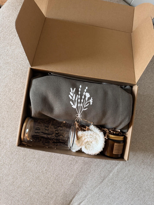 Personalized Crewneck Gift Box / Custom Glass Mason Jar Tumbler with Handle, Candle, Fuzzy Socks, Bamboo Lid, Easy Gifts, Gifts for Her