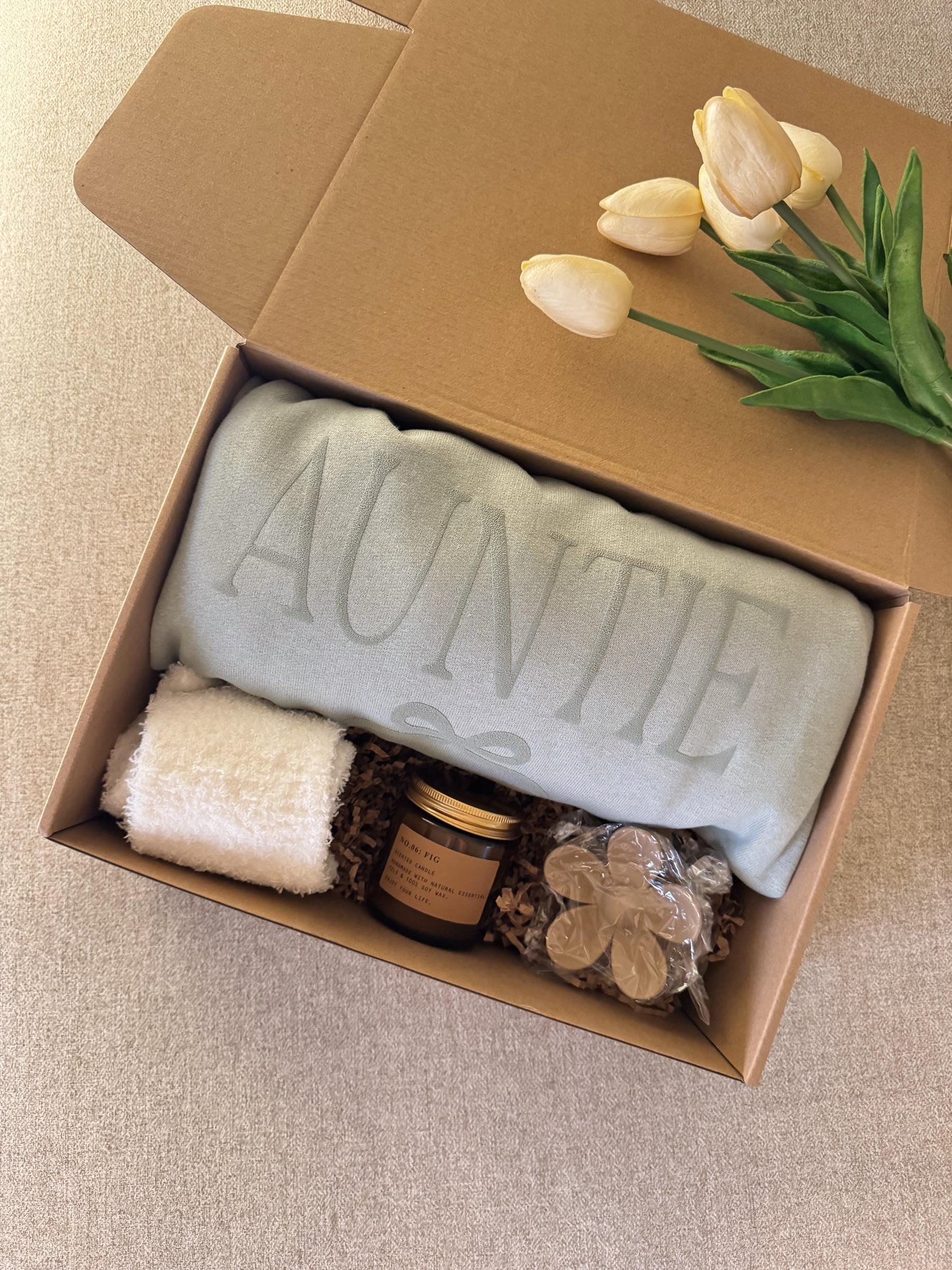Personalized Auntie Gift Box: Crewneck, Socks, Candle, Claw Clip, Easy Gifts