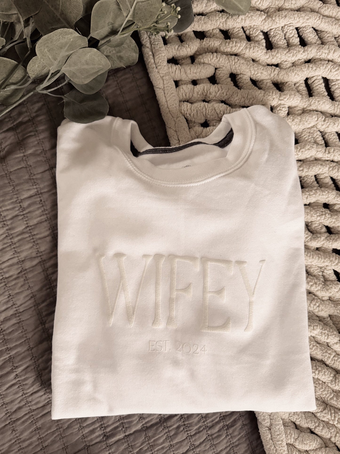 Personalized Hubby and Wifey Matching Puff Vinyl Sweatshirts / Crewneck, Custom, Neutral, His and Hers, Honeymoon Gift, Wedding Gift, date